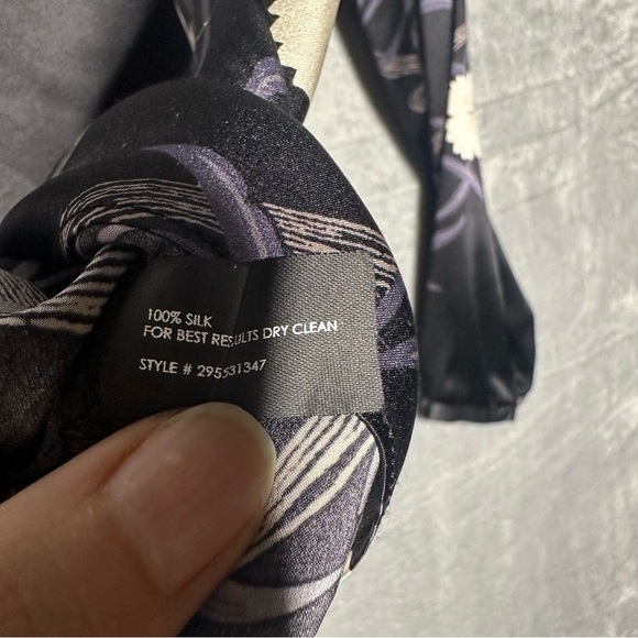 Club Monaco Briley Open-Back Black 100% Silk Floral Print Long Sleeve Blouse #44 - Picture 8 of 16